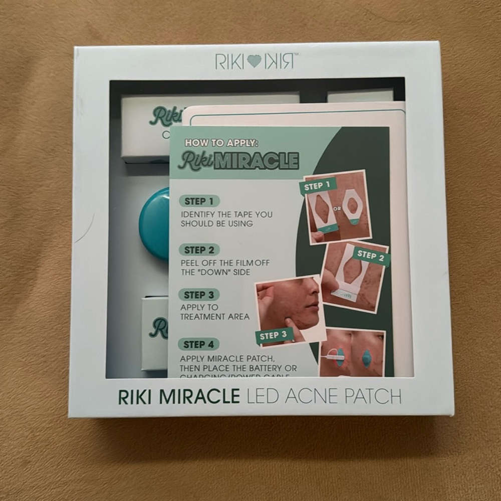 Riki Loves riki LED mask for acne